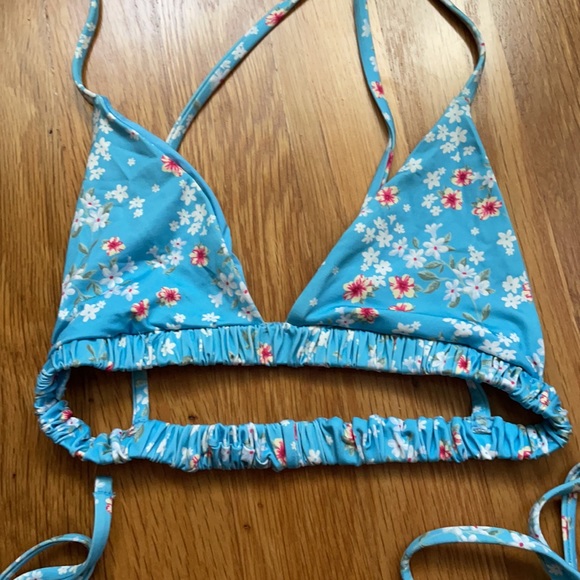 Frankies bikini - Picture 2 of 5